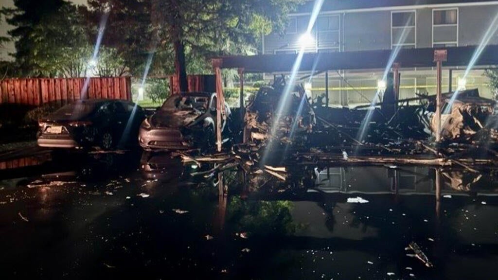 Overnight fire at San Jose housing complex damages more than 20 vehicles, carport — CBS Bay Area (KPIX), Carmel-by-the-Sea Community news