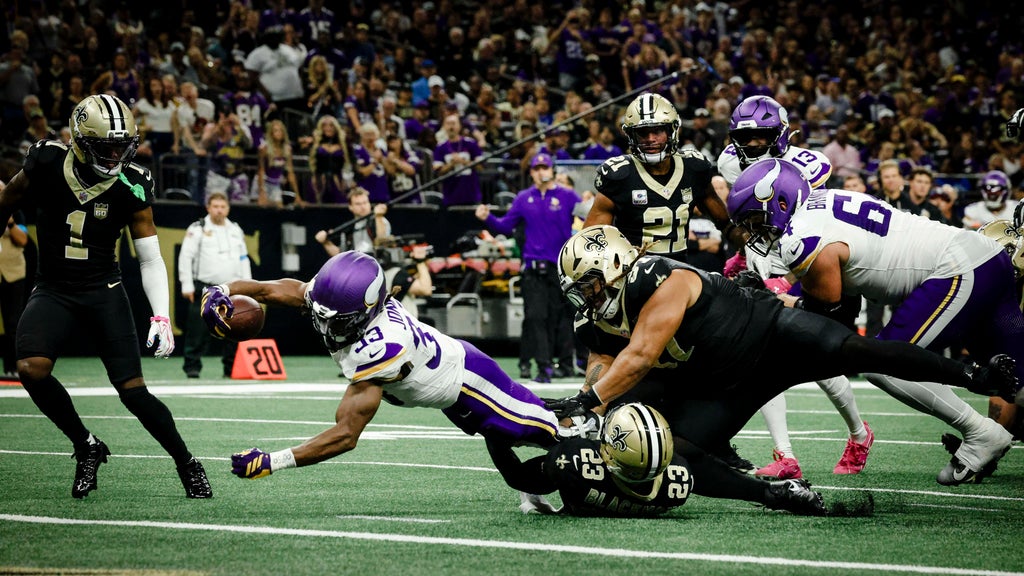 Jefferson, Jones, Murray all produce to help the unbeaten Vikings top Saints 23-13 — WCCO / CBS Minnesota, Carmel-by-the-Sea Sports news