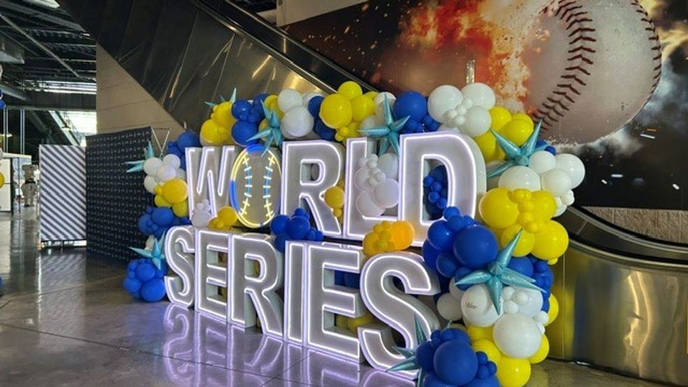 Scenes from outside the stadium| World Series Game 1 gallery — Fox 11 Green Bay Sports, Carmel-by-the-Sea Arts news