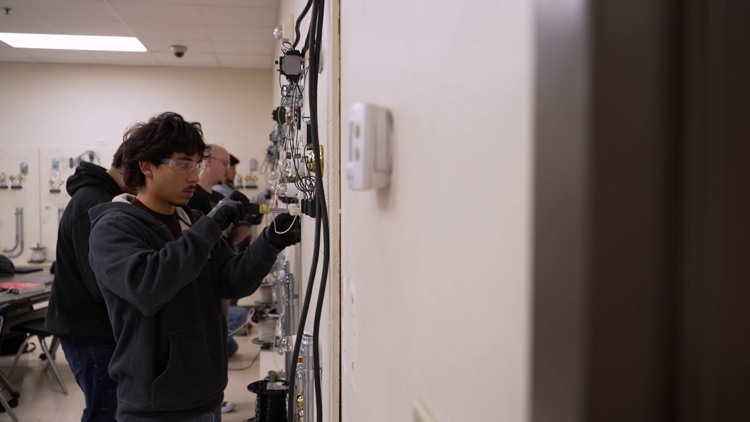 Data center boom leads to surge in demand for electricians — and interest in joining trade — WFAA (Dallas-Fort Worth), Carmel-by-the-Sea Technology news
