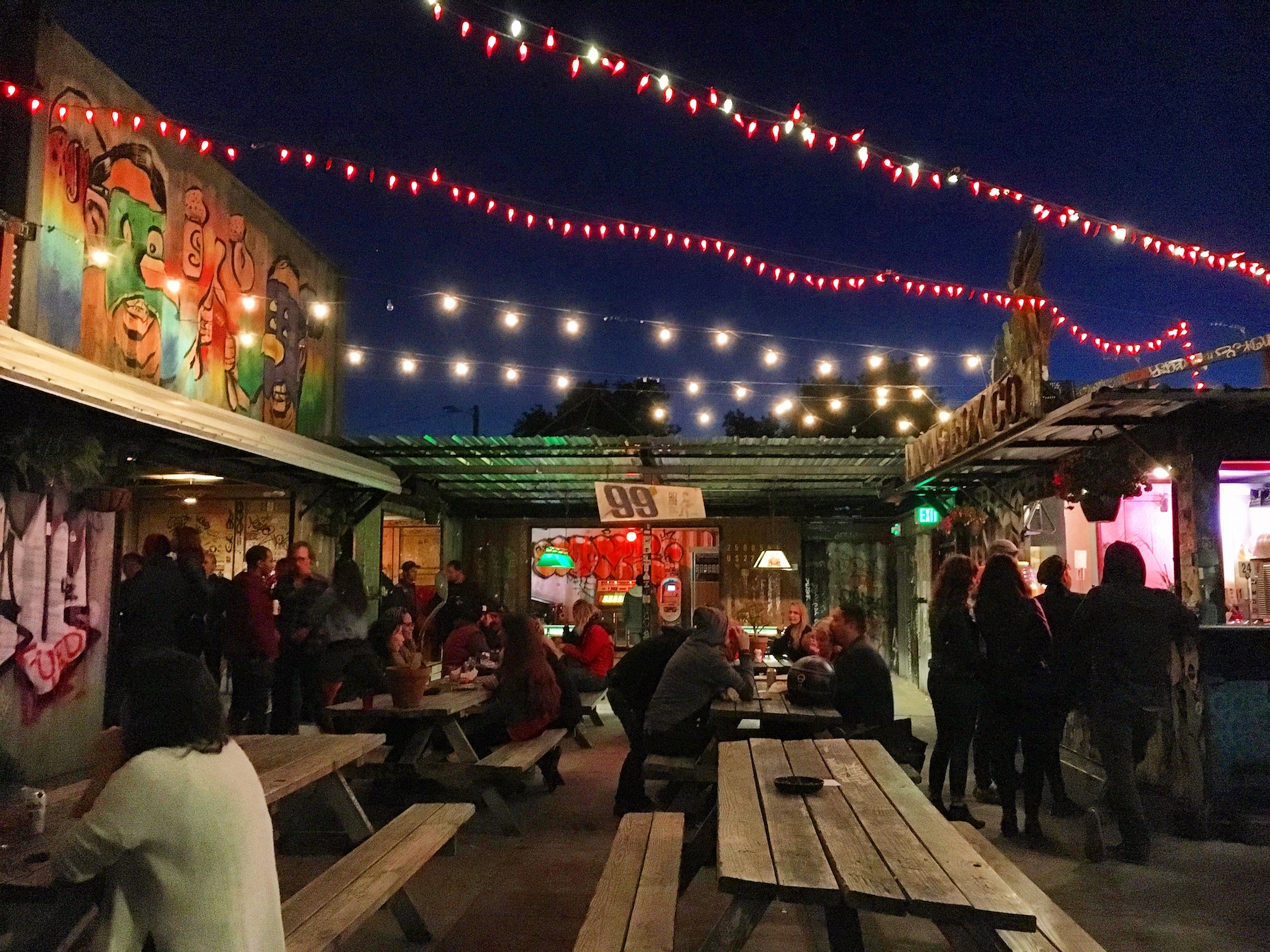 Eli’s Mile High Club starts closure countdown, and Seniore’s Pizza shutters Berkeley branch — The Oaklandside, Carmel-by-the-Sea Dining news