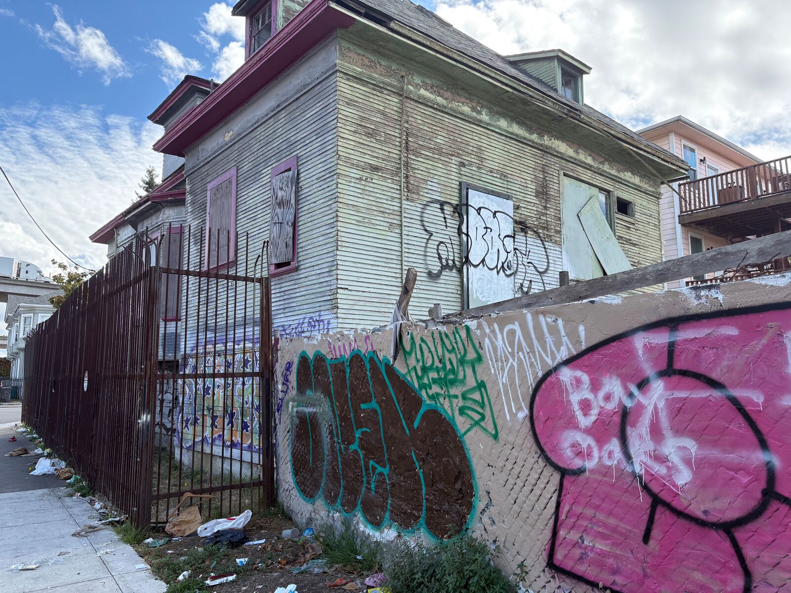 Blighted property owners now face $10K daily fines in Oakland — The Oaklandside, Carmel-by-the-Sea Real Estate news