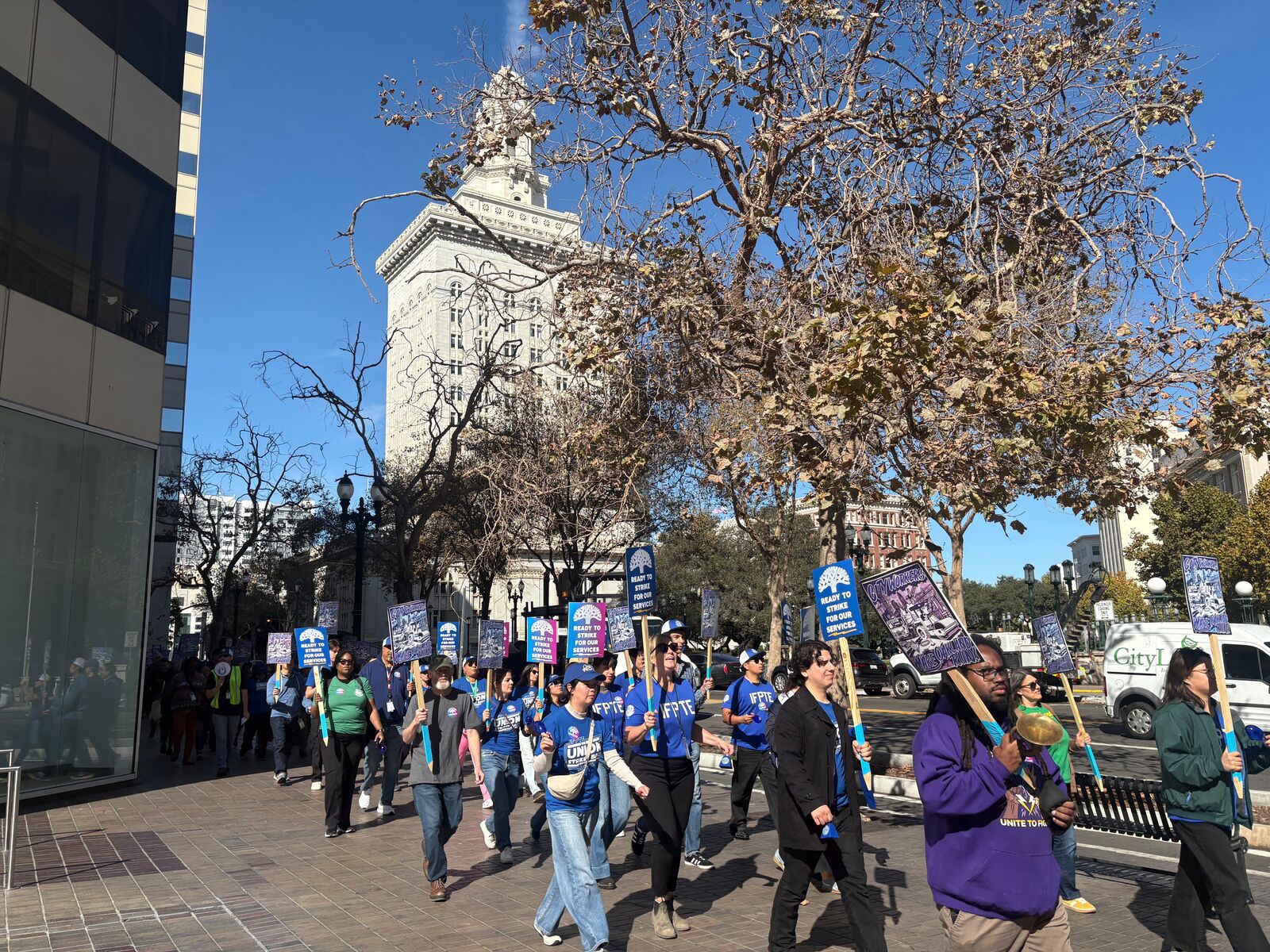 Oakland city workers will strike Nov. 5 if no deal is reached — Carmel-by-the-Sea Community news