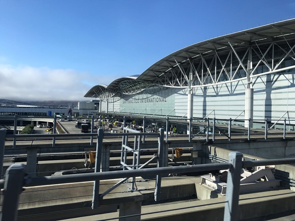 SFO-Bound Flight Makes Emergency Landing Over Odor: Report — Carmel-by-the-Sea Community news
