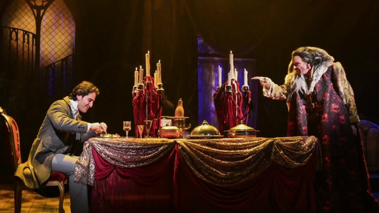 'Dracula' at TheatreWorks Silicon Valley — KTVU FOX 2 Bay Area, Carmel-by-the-Sea Arts news