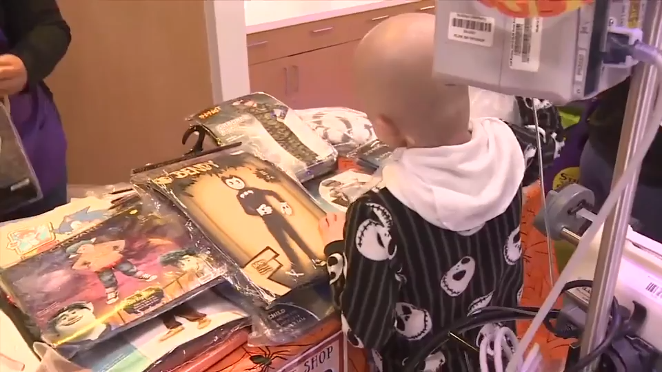 Nicklaus Children’s Hospital patients pick out Halloween costumes with help from Spirit Halloween — WSVN 7 Miami-Dade, Carmel-by-the-Sea Health news